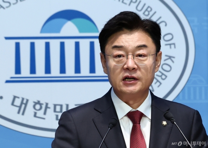 김성원 국민의힘 의원이 12일 오전 서울 여의도 국회 소통관에서 원내대표 출마 기자회견을 하고 있다. 2025.6.12/사진=뉴스1 