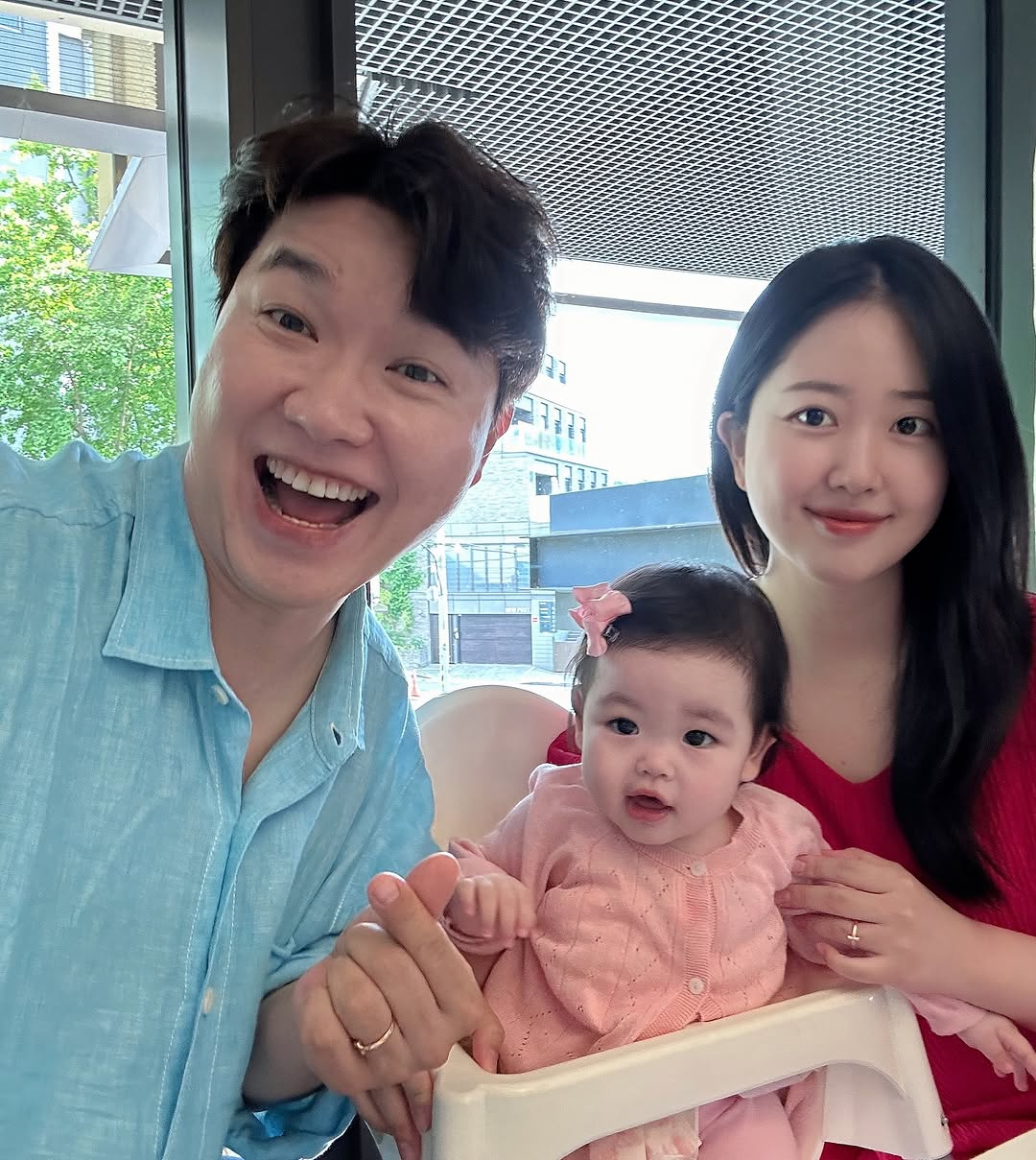 방송인 박수홍이 지난 15일 자신의 인스타그램을 통해 아내 김다예가 출산 후 7개월 만에 몸무게 30㎏ 감량에 성공했다며, 앞으로 10㎏ 더 감량 예정이라고 밝혔다./사진=박수홍 인스타그램