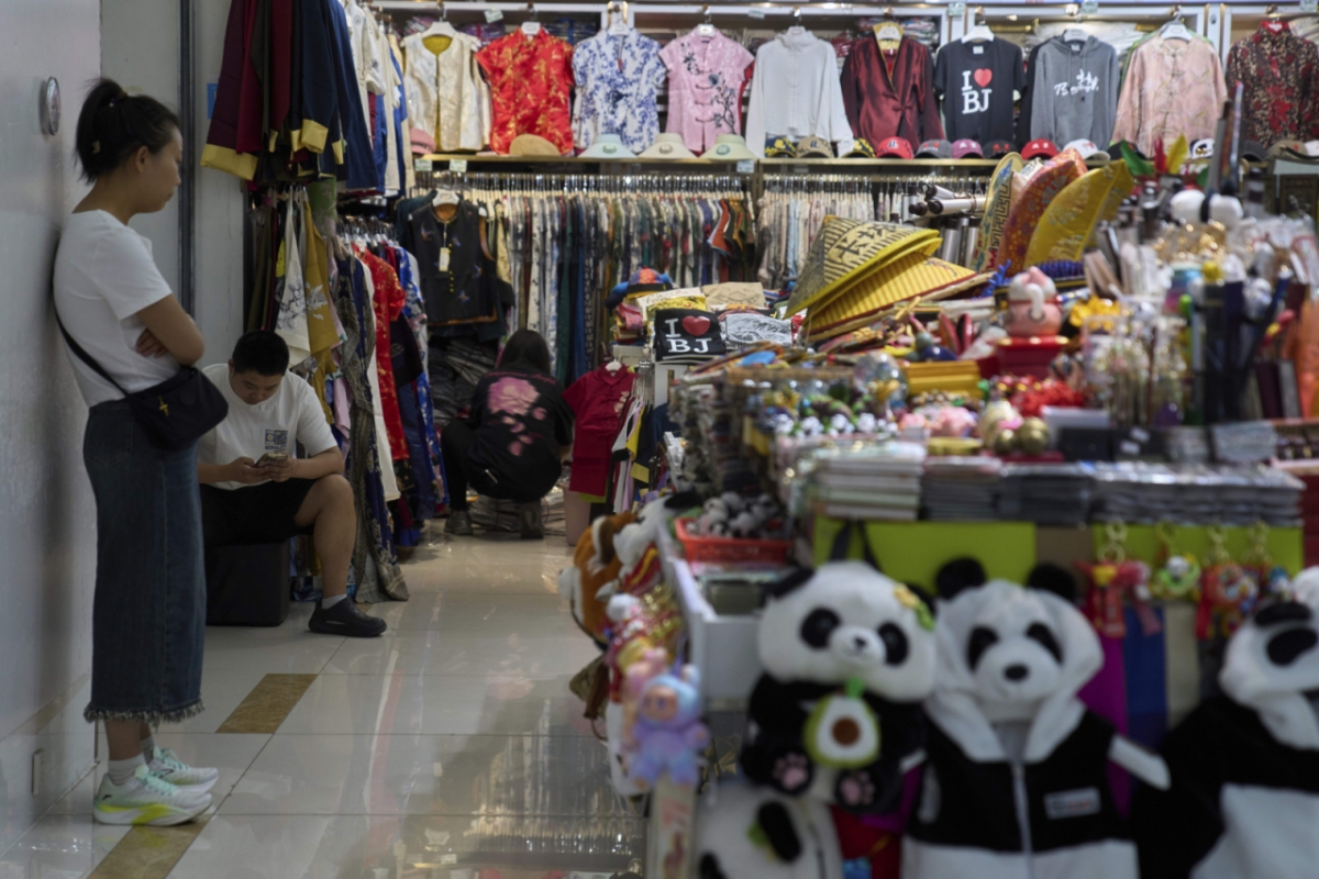 막힌 수출길, 내수가 뚫어줬나? 중국 5월 소매판매 깜짝 증가 - 머니투데이