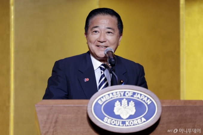 나가시마 아키히사 일본 총리 국가안보담당 특별보좌관이 16일 서울 중구 롯데호텔에서 열린 주한일본대사관 주최 한일국교정상화 60주년 행사에서 인사말을 하고 있다. / 사진=뉴시스