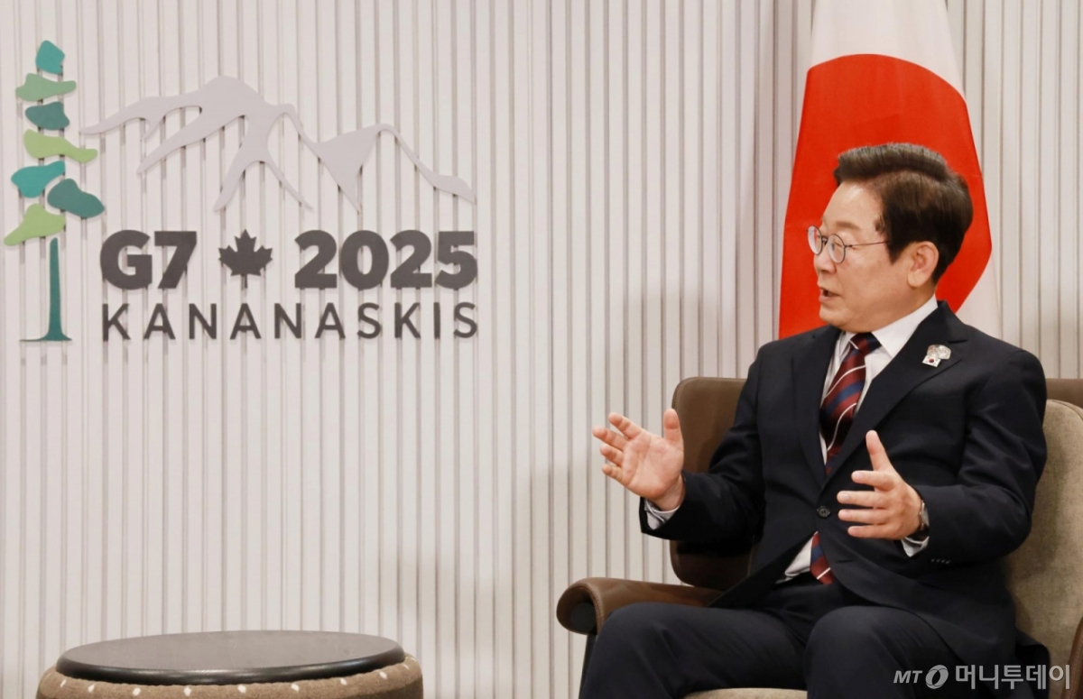 [카나나스키스(캐나다)=뉴시스] 최진석 기자 = 이재명 대통령이 17일(현지 시간) 캐나다 앨버타주 캐내내스키스 주요 7개국(G7) 정상회의장에서 이시바 시게루 일본 총리와 한일 정상회담을 하고 있다. 2025.06.18. myjs@newsis.com /사진=