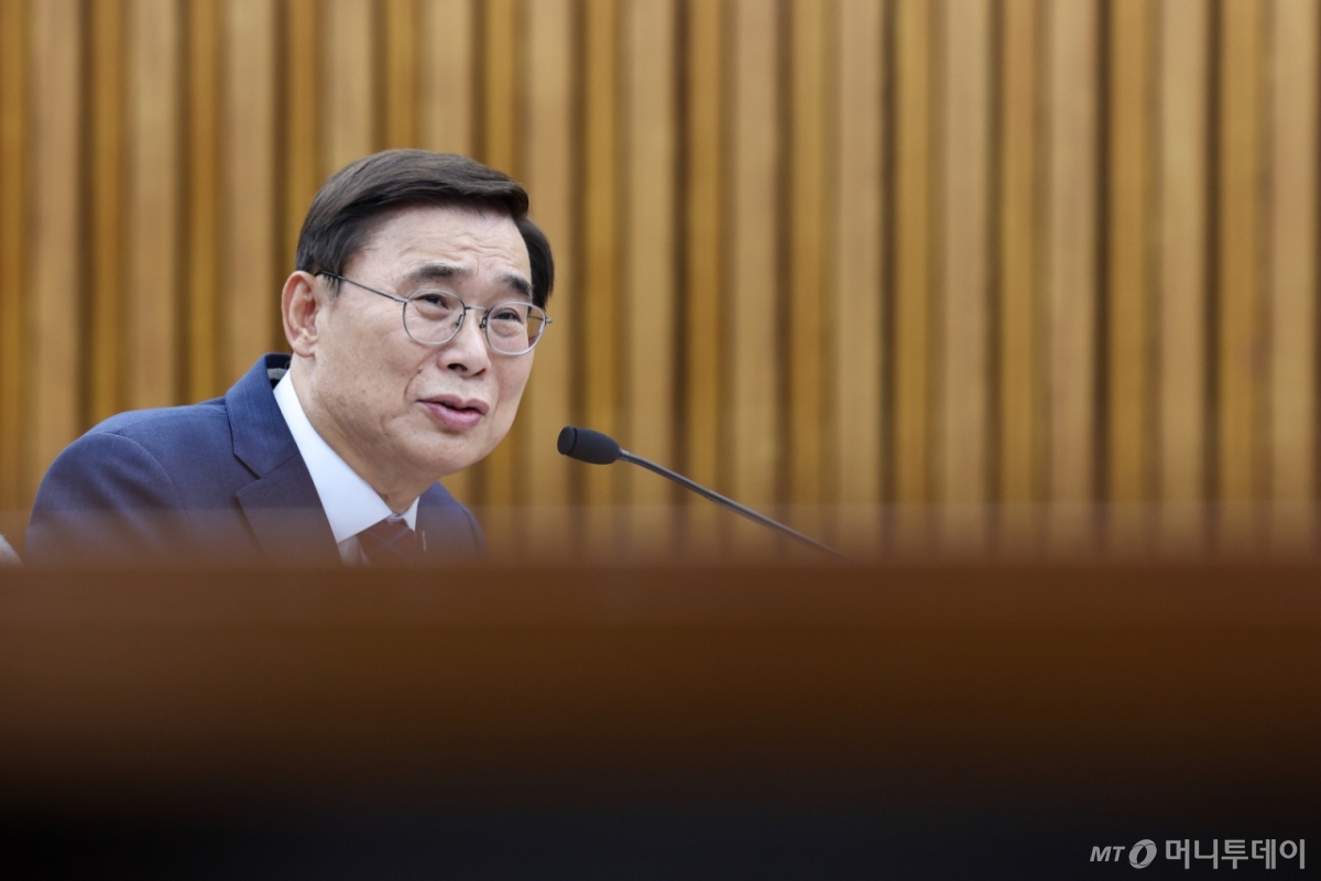 이종석 국가정보원장 후보가 19일 오전 서울 여의도 국회에서 열린 인사청문회에 출석해 의원 질의에 답하고 있다. / 사진=뉴스1