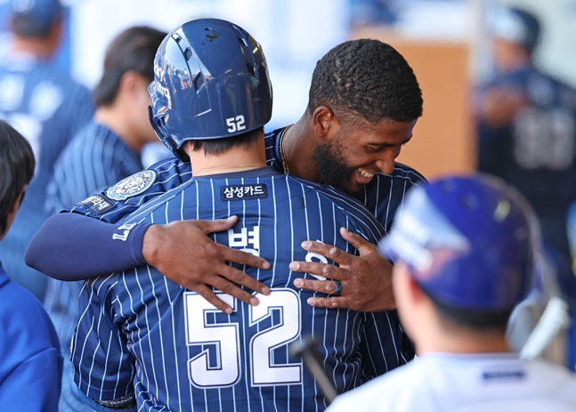 삼성 박병호(왼쪽)와 르윈 디아즈. /사진=삼성 라이온즈 제공