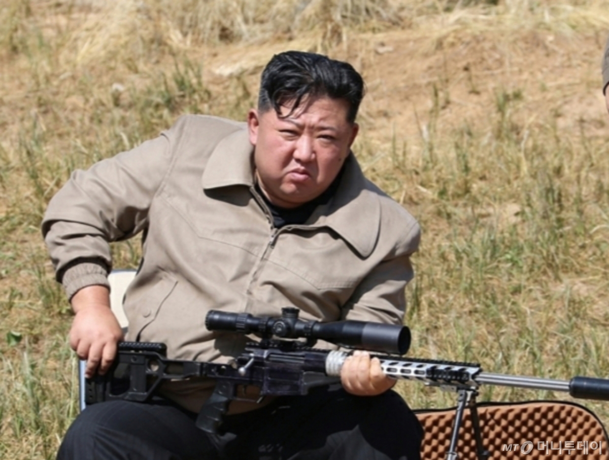 북한 노동당 기관지 노동신문이 지난해 9월13일 김정은 노동당 총비서가 조선인민군(북한군) 특수작전무력훈련기지를 현지 시찰하고 전투원들의 훈련을 지도했다고 보도했다. 신문은 "김 총비서가 감시대에 올라 훈련강령에 따라 전투원들이 진행하고 있는 대상물 정찰 및 습격 전투 훈련을 봤다"고 전했다. 관련 보도 이후 북한의 러시아 파병이 이뤄졌다. / 사진=뉴스1(노동신문)