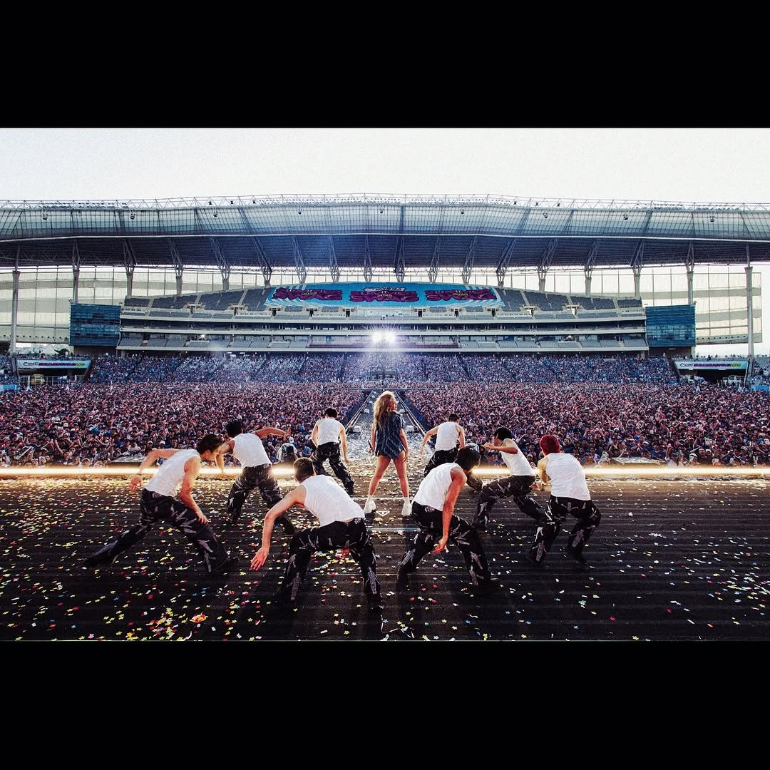 가수 씨엘이 싸이의 '2025 흠뻑쇼' 무대 현장 사진을 공개했다. /사진=씨엘 인스타그램