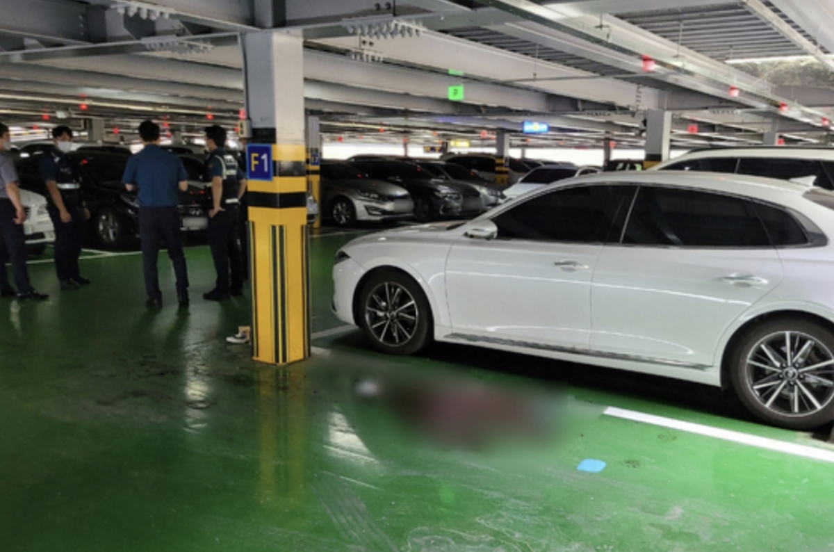 2022 7월 5일 안동시청 주차타워에서 흉기를 휘둘러 여성 공무원을 살해한 혐의로 직장 동료였던 40대 남성이 징역 20년을 확정 받았다/사진=뉴스1