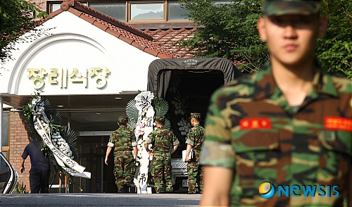 강화도 총격 난사 사고로 사망한 장병들의 장례식이 진행된 경기 성남 국군수도병원./사진=뉴시스