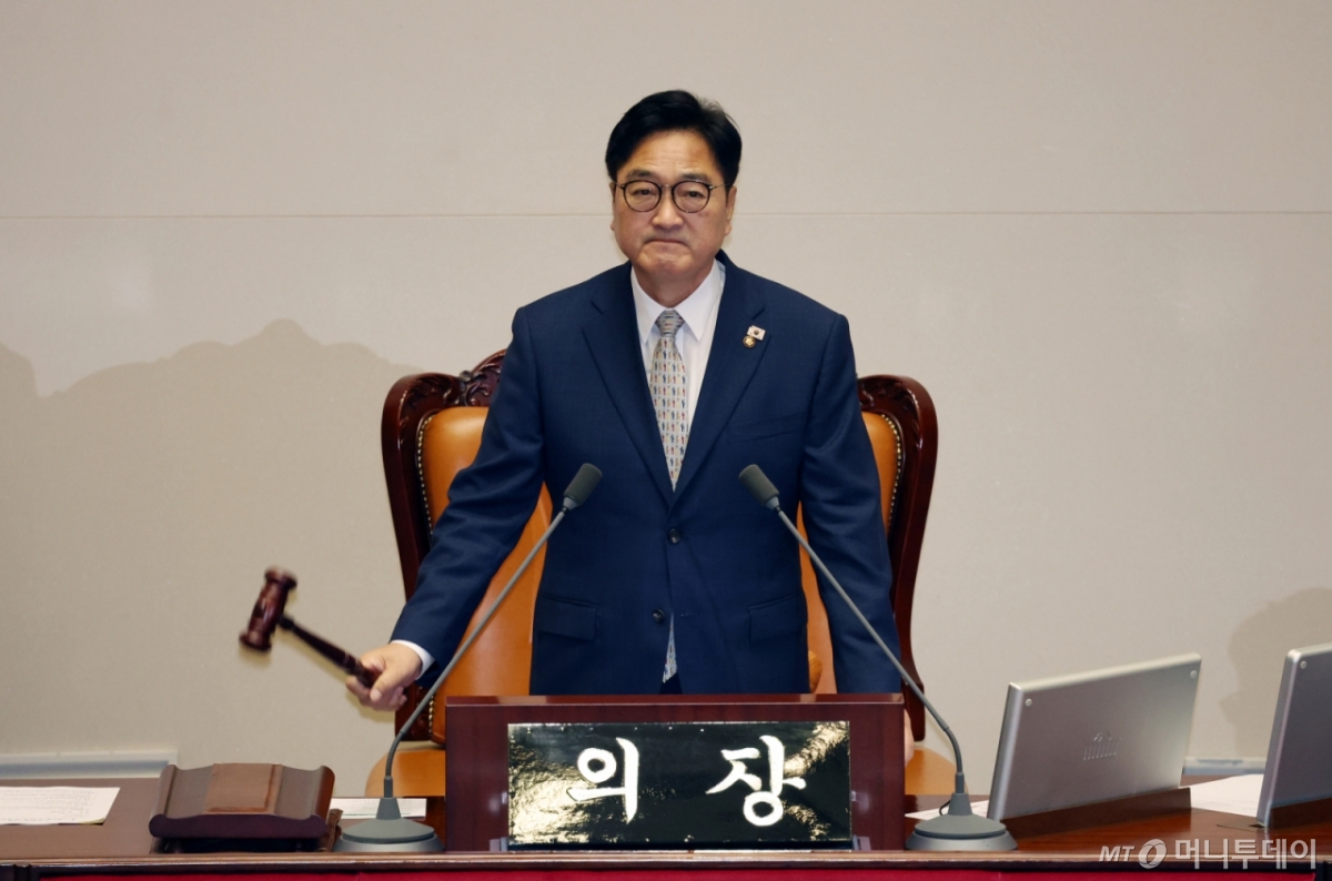 [서울=뉴시스] 고승민 기자 = 3일 서울 여의도 국회에서 열린 제426회 국회(임시회) 제4차 본회의에서 우원식 의장이 회의를 개의하고 있다. 2025.07.03. kkssmm99@newsis.com /사진=고승민