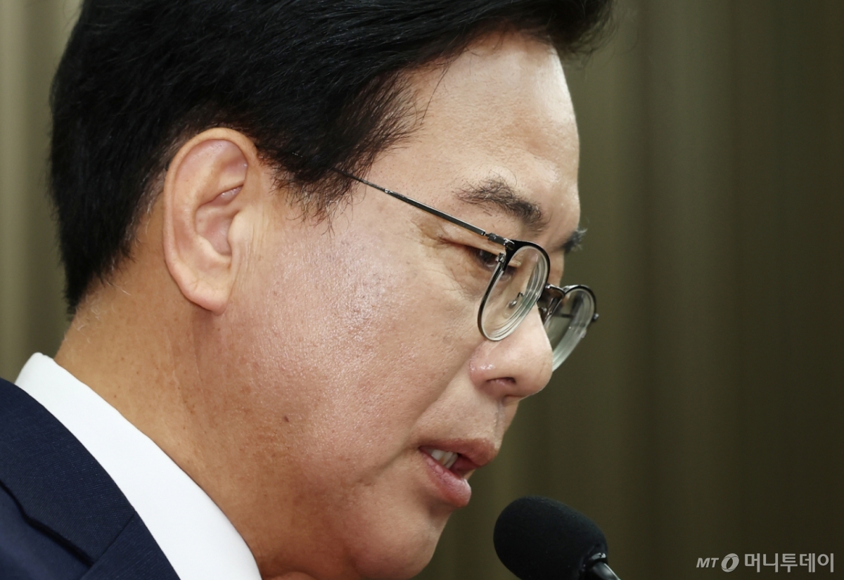 송언석 국민의힘 비상대책위원장 겸 원내대표가 4일 오전 서울 여의도 국회에서 열린 긴급 의원총회에서 모두 발언을 하고 있다. 2025.7.4/뉴스1 Copyright © 뉴스1. All rights reserved. 무단 전재 및 재배포, AI학습 이용 금지.