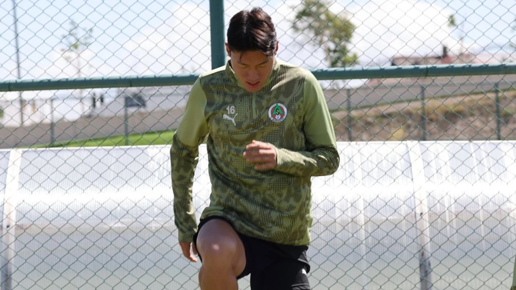 튀르키예 알라니아스포르 훈련캠프에 합류한 황의조의 모습. /사진=알라니아 포스타티 SNS 캡처