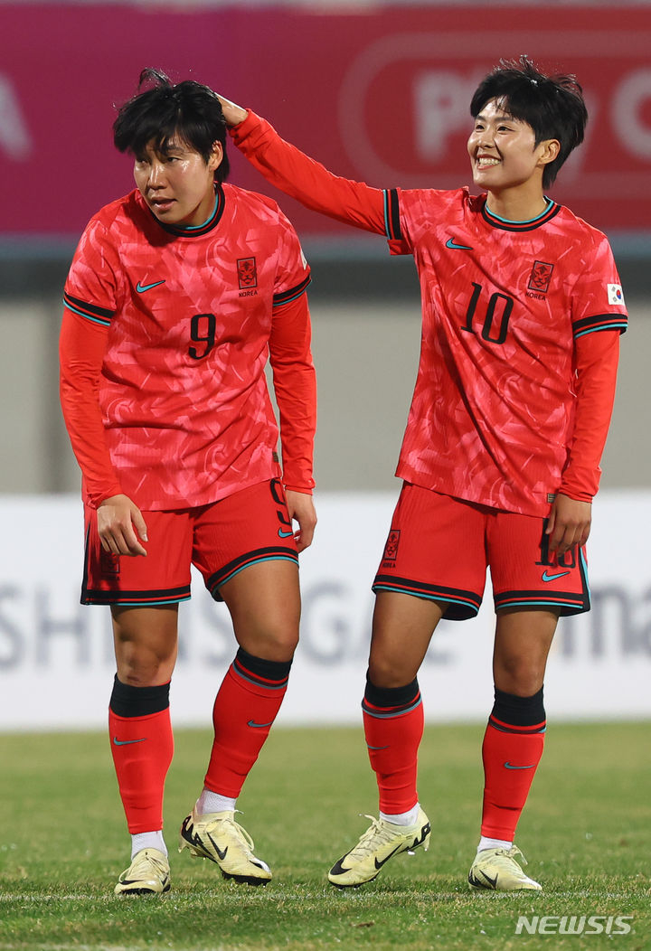 지소연(오른쪽)과 이금민. /사진=뉴시스