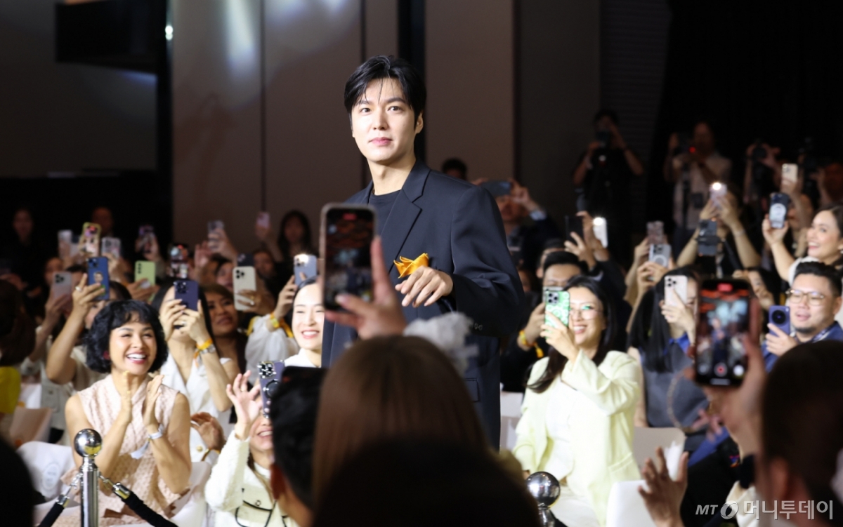 (서울=뉴스1) 권현진 기자 = 배우 이민호가 11일 서울 중구 그랜드 하얏트 서울에서 열린 멀츠 에스테틱스의 울쎄라피 프라임™ 아시아퍼시픽 앰배서더 공개 행사에 참석하고 있다. 2025.7.11/뉴스1  Copyright © 뉴스1. All rights reserved. 무단 전재 및 재배포,  AI학습 이용 금지. /사진=(서울=뉴스1) 권현진 기자