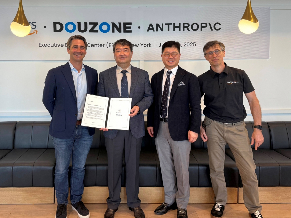 더존비즈온, AWS·앤스로픽과 협력... AI·클라우드 역량 강화 - 머니투데이