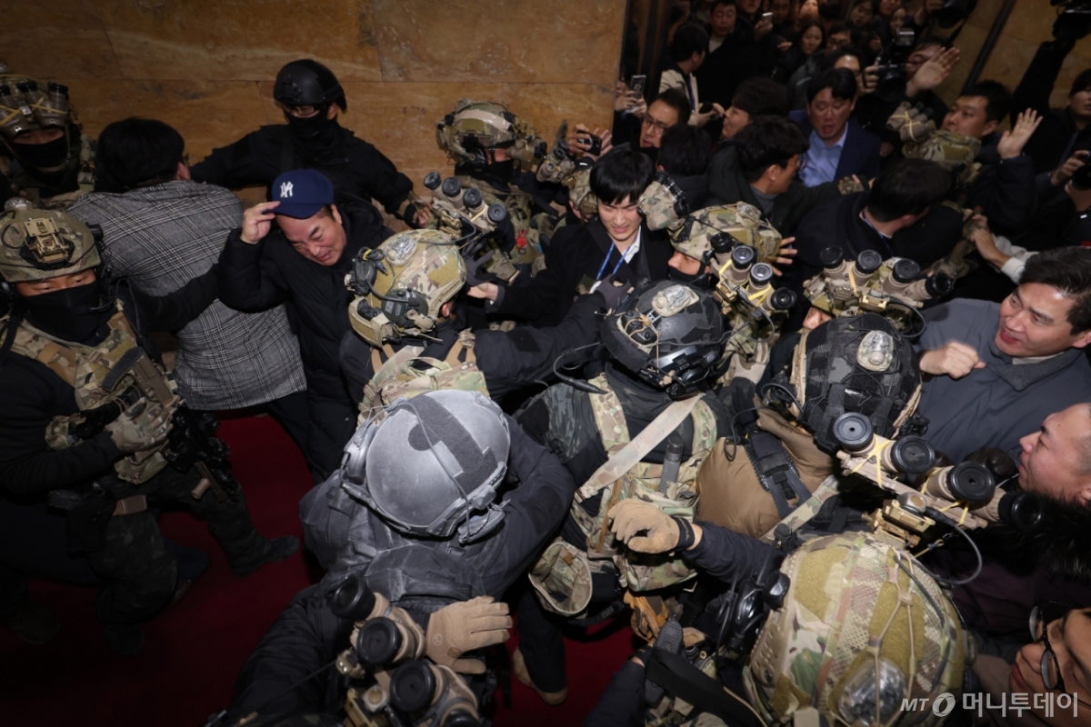 지난해 12·3 비상계엄 당시 국회 모습. / 사진=뉴시스