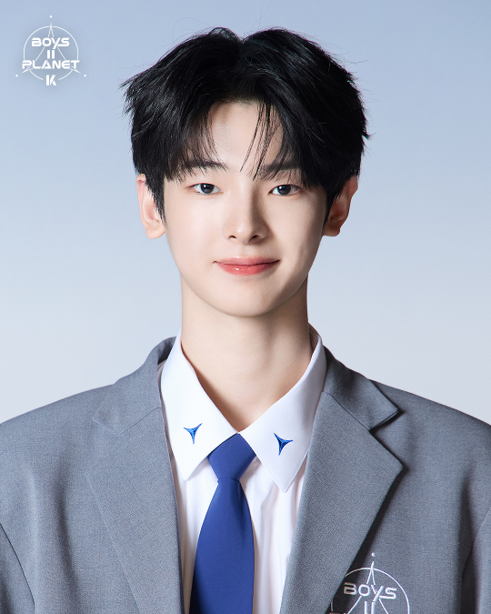 '보이즈2플래닛'에 개인 자격으로 출연한 강우진이 웨이크원 소속임이 드러났다. /사진=인스타그램 갈무리