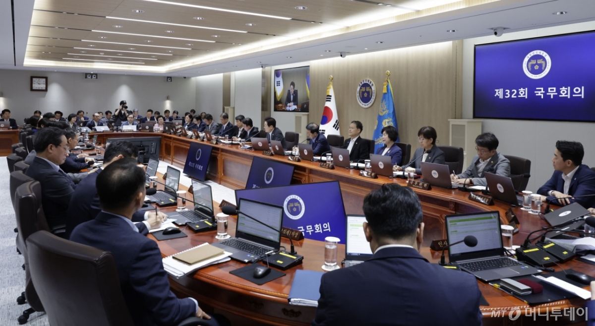 [서울=뉴시스] 최동준 기자 = 이재명 대통령이 22일 서울 용산 대통령실 청사에서 열린 국무회의에서 발언하고 있다. 2025.07.22. photocdj@newsis.com /사진=최동준