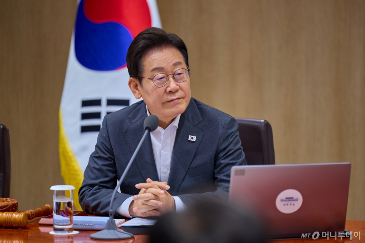 (서울=뉴스1) 허경 기자 = 이재명 대통령이 22일 서울 용산 대통령실 청사에서 열린 국무회의를 주재하고 있다. (대통령실 제공. 재판매 및 DB 금지) 2025.7.22/뉴스1  Copyright © 뉴스1. All rights reserved. 무단 전재 및 재배포,  AI학습 이용 금지. /사진=(서울=뉴스1) 허경 기자