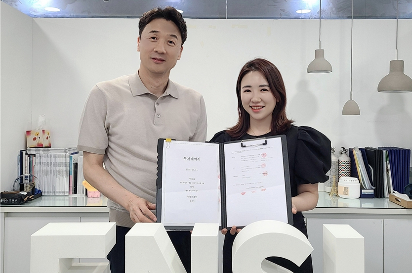 안창주(왼쪽) 엔슬파트너스 대표와 오찬미 펫프래시 대표/사진=엔슬파트너스