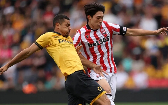 울버햄튼 원더러스와 프리시즌 경기 중 배준호(오른쪽). /사진=울버햄튼 공식 홈페이지 갈무리