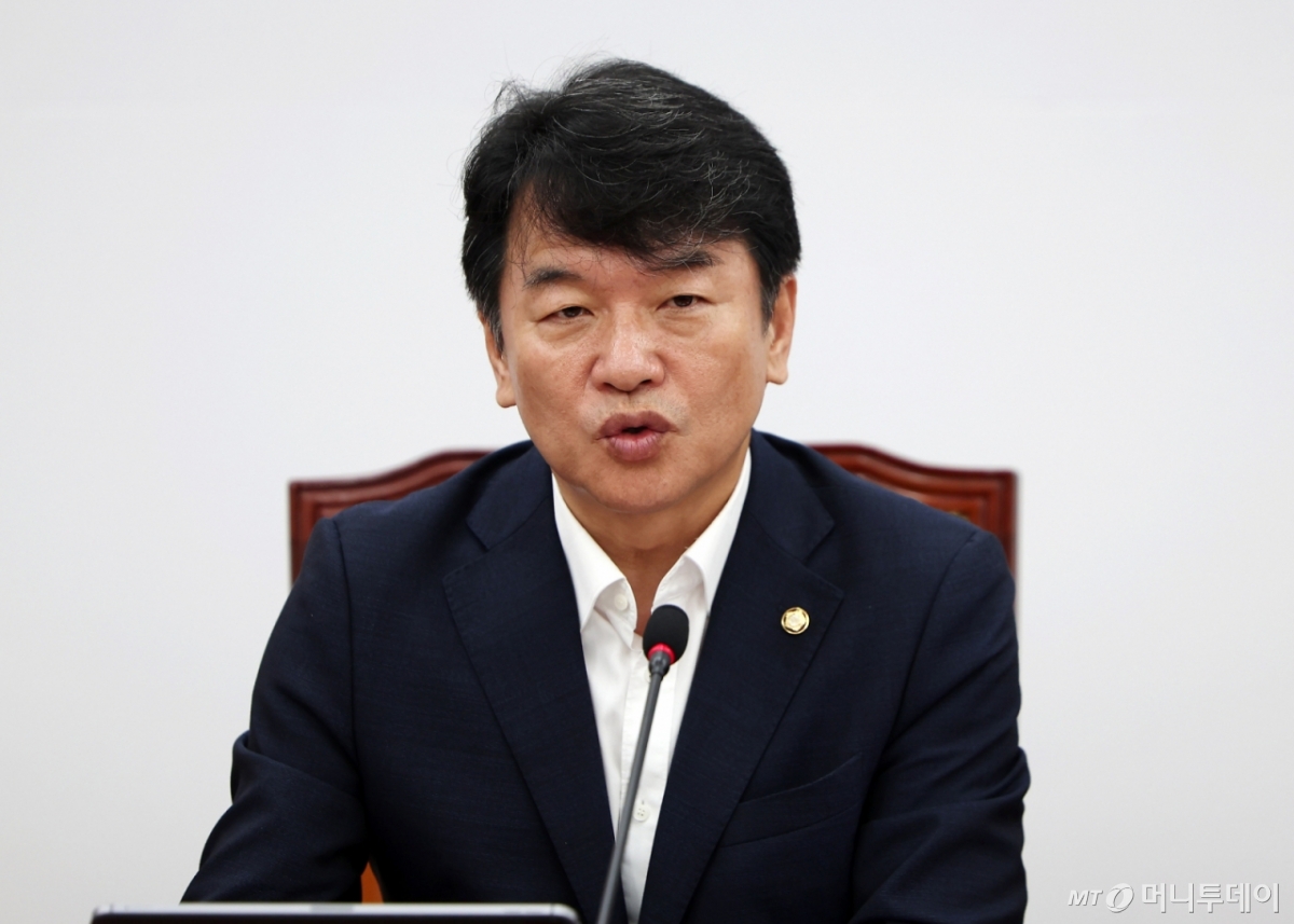 [서울=뉴시스] 김명년 기자 = 문진석 더불어민주당 원내운영수석부대표가 22일 오전 서울 여의도 국회에서 열린 원내대책회의에서 발언하고 있다. 2025.07.22. kmn@newsis.com /사진=김명년