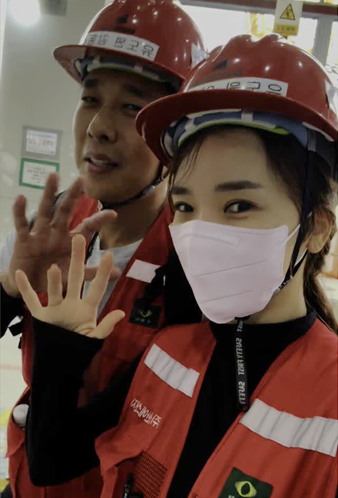 전 쇼트트랙 선수 김동성의 재혼 아내 인민정 씨가 지난 19일 남편 김동성과 함께 건설 노동 일을 하는 근황을 전했다. /사진=인민정 인스타그램