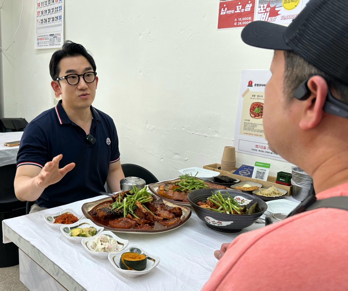 엠브로컴퍼니 임형재 대표가 메뉴 개선 솔루션을 하고 있다. / 사진제공 = 귤스에듀테인먼트