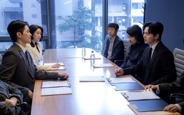 '에스콰이어' 스틸 컷 / 사진=㈜비에이엔터테인먼트, SLL,스튜디오S