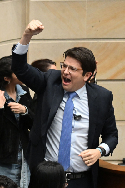 콜롬비아 보수 야권의 유력 대선 후보인 미구엘 우리베 상원의원이 6월 7일(현지시간) 보고타에서 선거 유세 도중 피격당했다./AFPBBNews=뉴스1