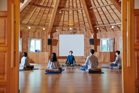 선마을 싱잉볼 명상 프로그램./사진=선마을