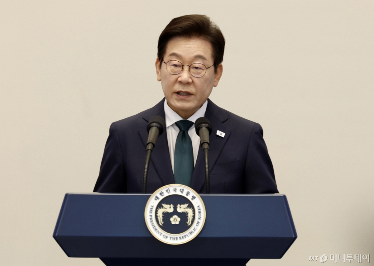 [서울=뉴시스] 최동준 기자 = 이재명 대통령이 14일 청와대 영빈관에서 열린 '광복 80주년, 대통령의 초대' 행사에서 인사말을 하고 있다. 2025.08.14. photocdj@newsis.com /사진=최동준