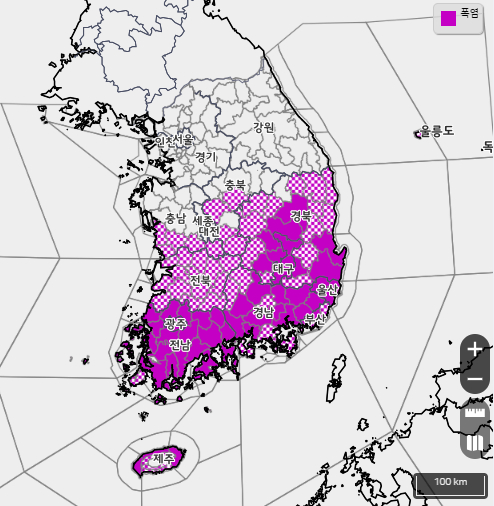 기상청이 14일 오후 4시30분 폭염특보를 발효했다. 자료는 폭염특보가 발효된 지역. 진한 곳이 폭염경보, 점으로 표시된 곳은 폭염주의보가 내려진 지역이다./자료=기상청