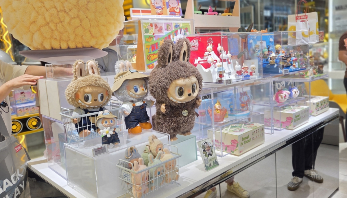 [베이징=뉴시스] 박정규 특파원 = 팝마트(Pop Mart) 매장의 다양한 '라부부(Labubu)' 관련 제품들. 2025.06.15 