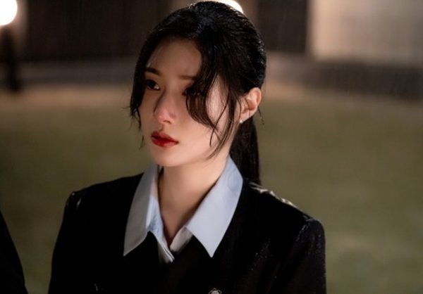 '에스콰이어' 정채연 / 사진=㈜비에이엔터테인먼트, SLL, 스튜디오S