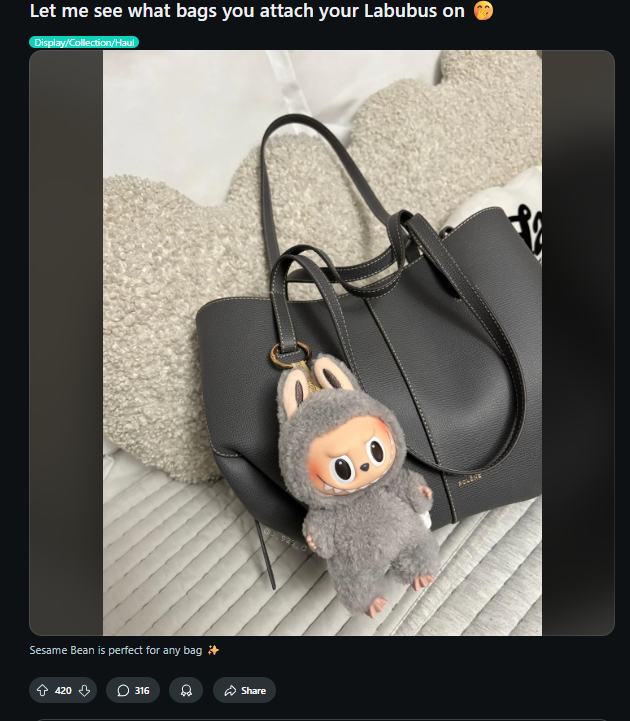 22일 세계 최대 온라인 커뮤니티 레딧의 '라부부를 단 가방사진을 보여달라는 게시물'에 316개의 댓글이 달렸다. /사진=레딧