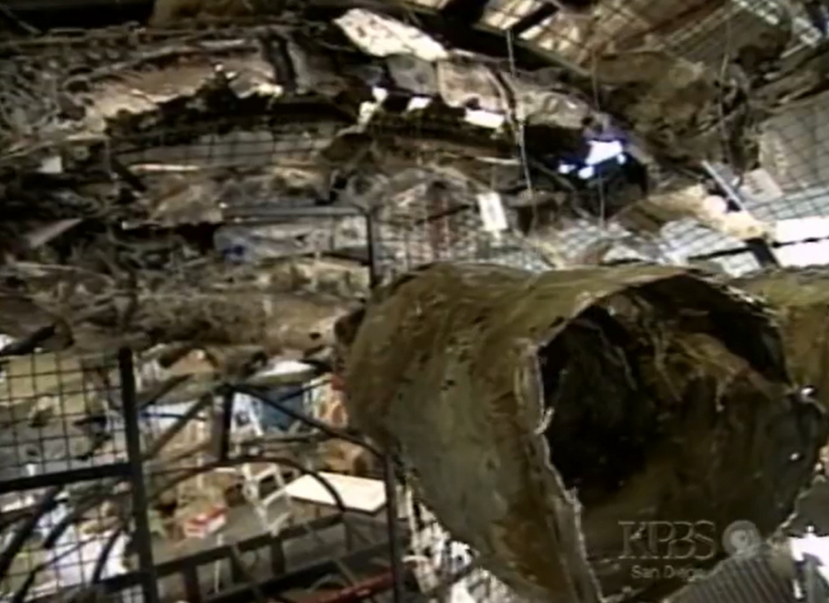 미국 TV프로그램 노바(NOVA)가 '스위스 111편 화재추락 사고'에 대해 다룬 다큐멘터리 자료화면. 사진은 사고 항공기 잔해./사진=노바(NOVA)