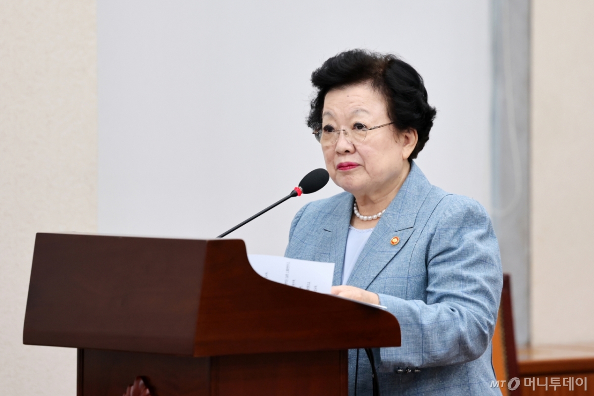 (서울=뉴스1) 이승배 기자 = 이배용 국가교육위원회 위원장이 25일 오전 서울 여의도 국회에서 열린 국회 교육위원회 전체회의에서 제안 발언하고 있다. 2025.8.25/뉴스1 Copyright © 뉴스1. All rights reserved. 무단 전재 및 재배포, AI학습 이용 금지. /사진=(서울=뉴스1) 이승배 기자