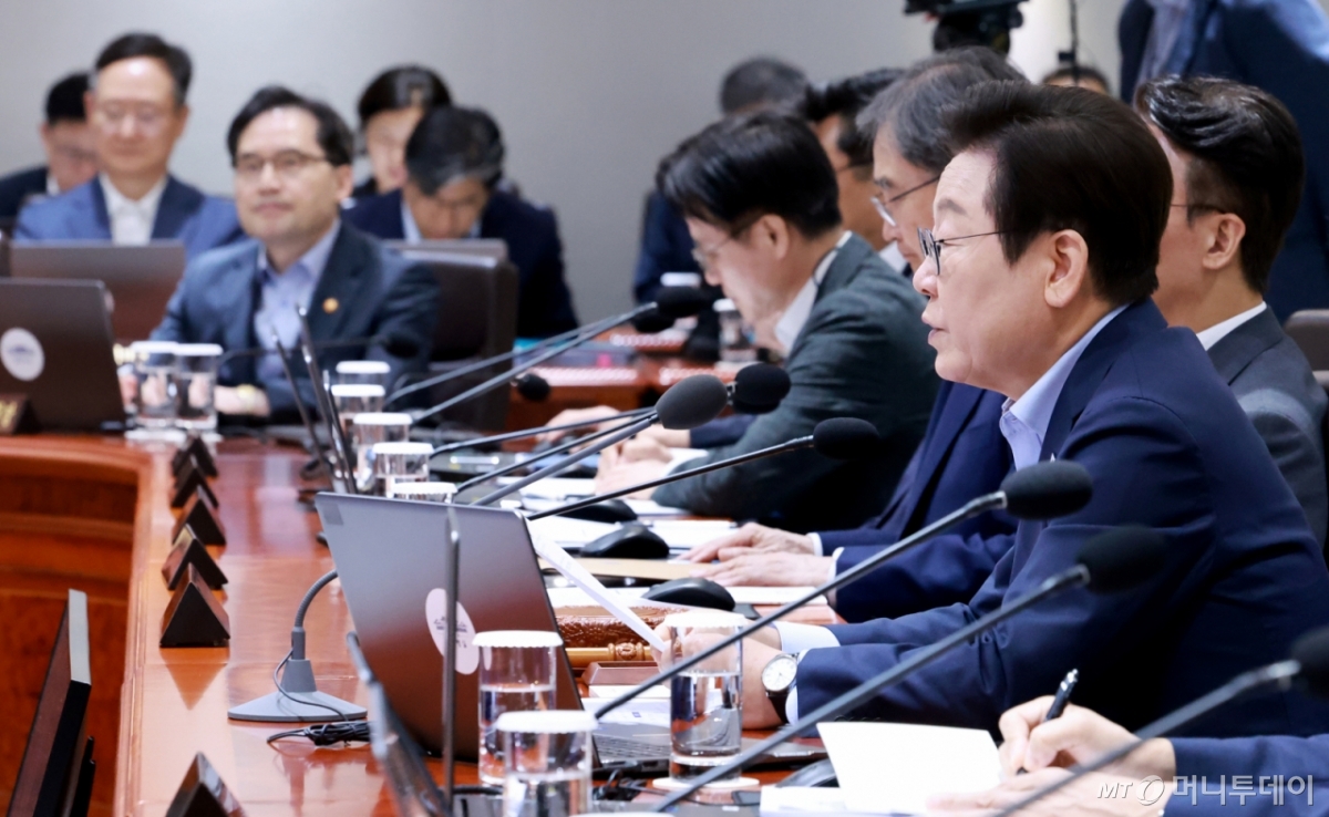 [서울=뉴시스] 고범준 기자 = 이재명 대통령이 29일 서울 용산 대통령실 청사에서 열린 제39회 국무회의(임시)에서 발언하고 있다. (대통령실통신사진기자단) 2025.08.29. bjko@newsis.com /사진=