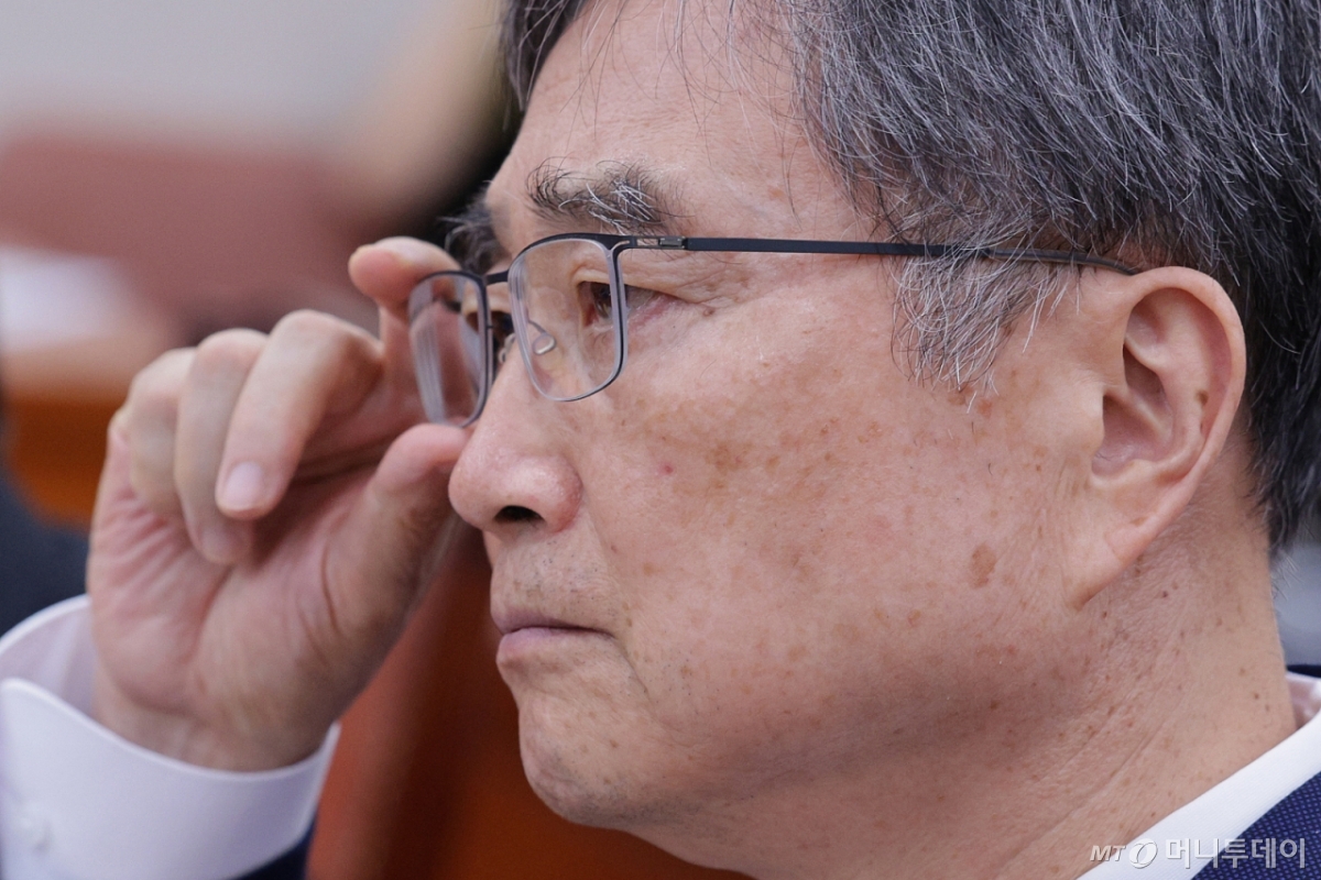 조현 외교부 장관이 지난 8일 오후 서울 여의도 국회에서 열린 외교통일위원회 전체회의에서 의원 질의에 답변하고 있다. / 사진=뉴스1