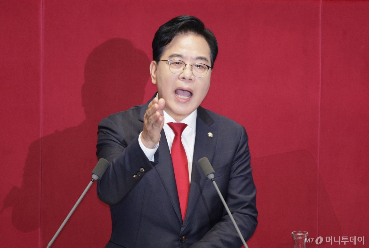 (서울=뉴스1) 신웅수 기자 = 송언석 국민의힘 원내대표가 10일 오전 서울 여의도 국회에서 열린 제429회국회(정기회) 제3차 본회의에서 국정에 관한 교섭단체 대표연설을 하고 있다. 2025.9.10/뉴스1 Copyright © 뉴스1. All rights reserved. 무단 전재 및 재배포, AI학습 이용 금지. /사진=(서울=뉴스1) 신웅수 기자