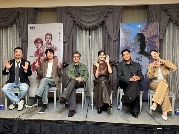 (왼쪽부터) 연상호 감독, 박정민, 권해효, 신현빈, 임성재, 한지현 / 사진=플러스엠 엔터테인먼트