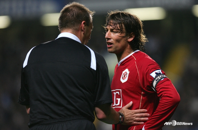 2007년 5월 맨체스터 유나이티드 소속이었던 에인세(오른쪽)의 모습. /AFPBBNews=뉴스1