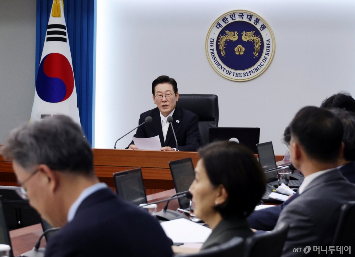 [서울=뉴시스] 최동준 기자 = 이재명 대통령이 11일 서울 용산 대통령실 청사에서 열린 수석·보좌관 회의에서 발언하고 있다. (대통령실통신사진기자단) 2025.09.11. photocdj@newsis.com /사진=