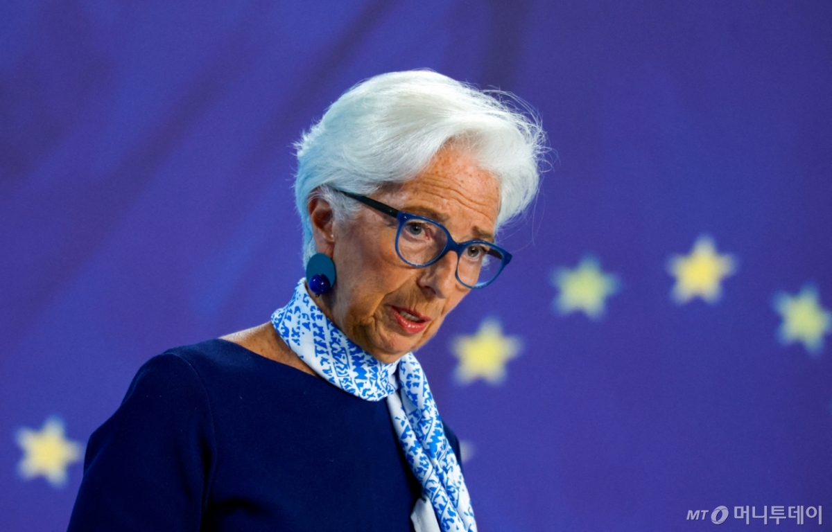 (프랑크푸르트 로이터=뉴스1) 강민경 기자 = 크리스틴 라가르드 유럽중앙은행(ECB) 총재가 24일 독일 프랑크푸르트 ECB 본사에서 기자회견을 하고 있다. 2024.7.24 ⓒ 로이터=뉴스1 Copyright © 뉴스1. All rights reserved. 무단 전재 및 재배포, AI학습 이용 금지. /사진=(프랑크푸르트 로이터=뉴스1) 강민경 기자
