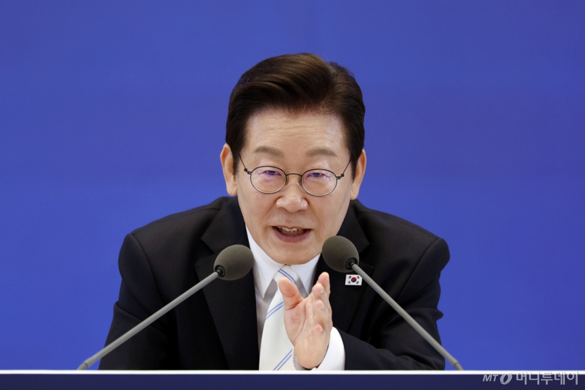 [서울=뉴시스] 최동준 기자 = 이재명 대통령이 11일 청와대 영빈관에서 열린 취임 100일 기자회견 '회복을 위한 100일, 미래를 위한 성장'에서 질문에 답변하고 있다. 2025.09.11. photocdj@newsis.com /사진=최동준