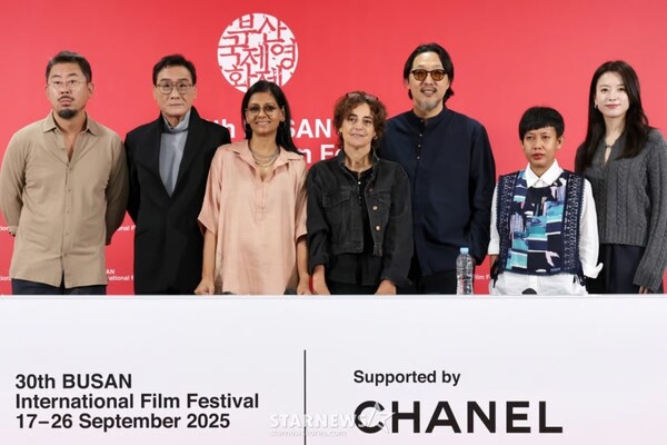 (왼쪽부터) 나홍진 감독, 양가휘, 난디타 다스, 마르지예 메쉬키니, 코고나다, 율리아 에비나 바하라, 한효주/ 사진=스타뉴스 DB