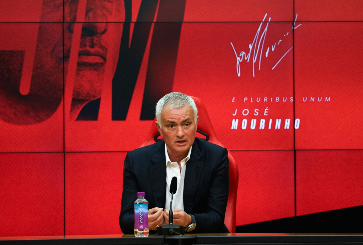 벤피카와 2027년까지 계약을 체결한 조세 무리뉴 감독. /사진=벤피카 SNS 캡처