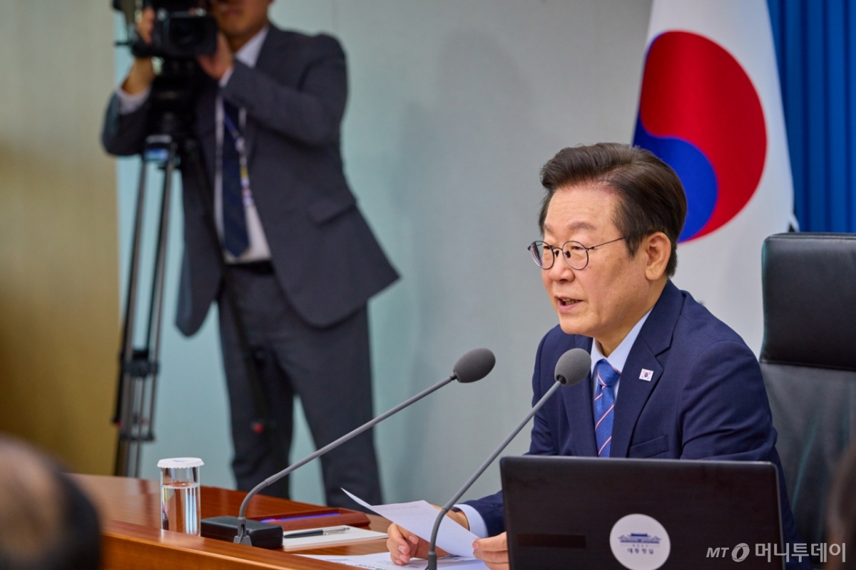 (서울=뉴스1) 이재명 기자 = 이재명 대통령이 18일 서울 용산 대통령실 청사에서 열린 수석보좌관회의에서 발언을 하고 있다. (대통령실 제공. 재판매 및 DB 금지) 2025.9.18/뉴스1 Copyright © 뉴스1. All rights reserved. 무단 전재 및 재배포, AI학습 이용 금지. /사진=(서울=뉴스1) 이재명 기자