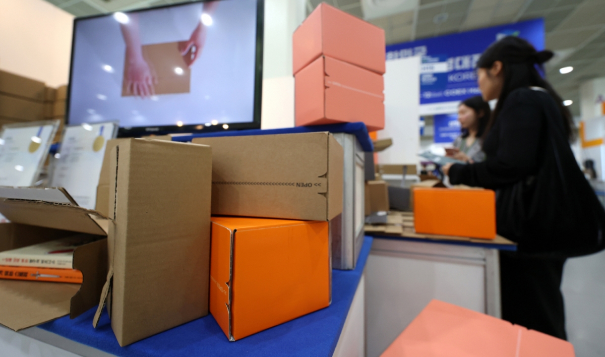 지난해 10월 서울 강남구 코엑스에서 열린 '2024 대한민국 ESG 친환경대전'에 친환경 종이박스가 전시돼 있다. /사진=뉴시스