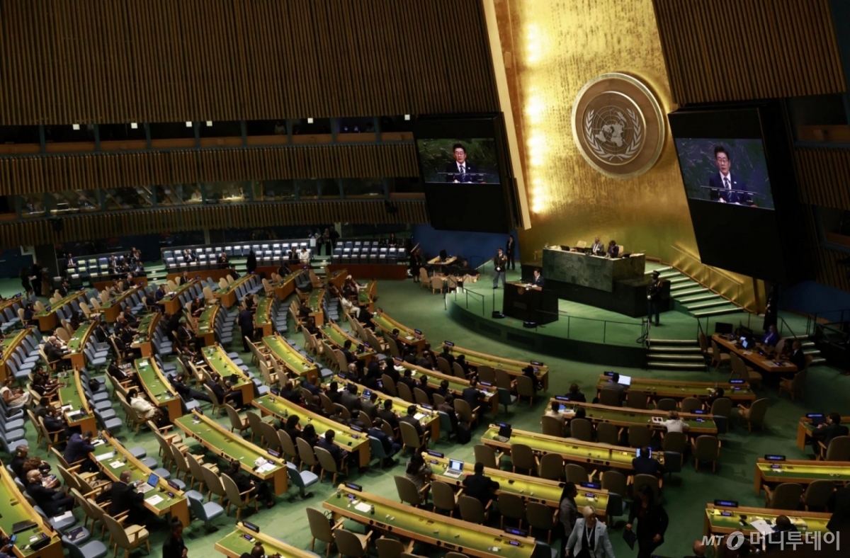 [뉴욕=뉴시스] 최동준 기자 = 이재명 대통령이 23일(현지 시간) 미국 뉴욕 유엔 본부에서 열린 제80차 유엔 총회에서 기조연설을 하고 있다. 2025.09.24. photocdj@newsis.com /사진=최동준