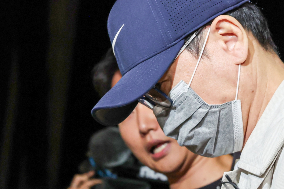 이기훈씨가 목포에서 체포돼 지난 9월11일 서울 종로구 김건희 특검팀으로 호송되어 오고 있다. /사진=뉴시스